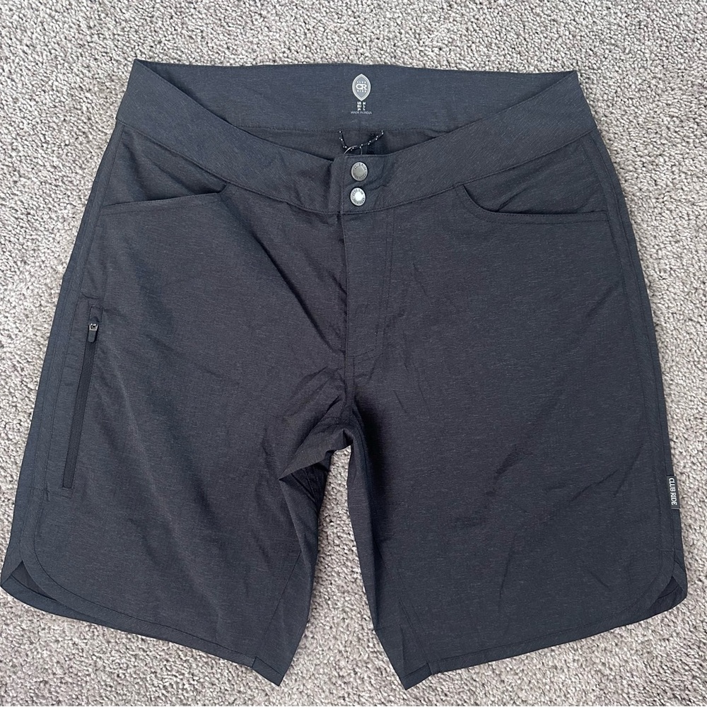NWT Club Ride Savvy 9” baggy shorts size M